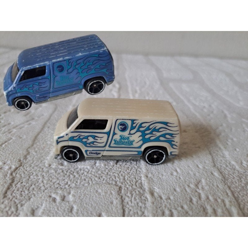 Dodge Van 1977 Hot Wheels Color Shifters 1:64 2009, Ophalen of Verzenden, Gebruikt, Auto