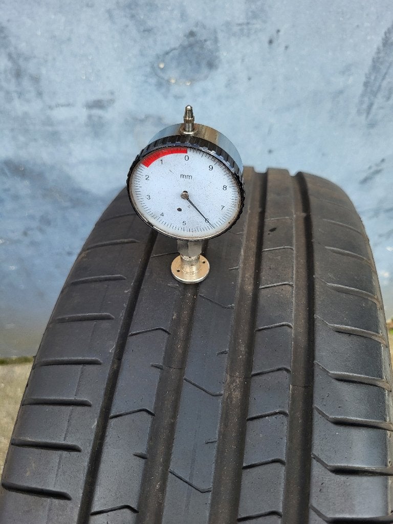 2 x 225/40/19 Pirelli Pzero Runflat 6mm profiel 150,- ALL IN, Auto-onderdelen, 19 inch, Gebruikt, Pirelli Italy, Ophalen of Verzenden