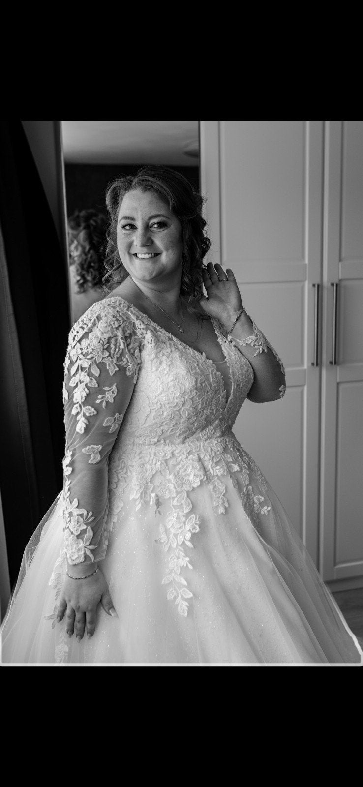 Unieke Curvy Trouwjurk met Glitter, Kant, Sleep en Sluier, Ophalen, Zo goed als nieuw, Wit, Trouwjurk