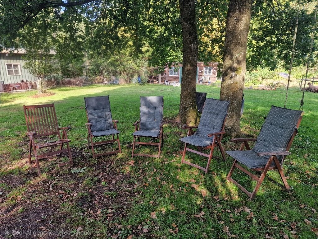 5 teakhouten tuinstoelen en vier kussens, Tuin en Terras, Tuinstoelen, Ophalen, Gebruikt, Teakhout