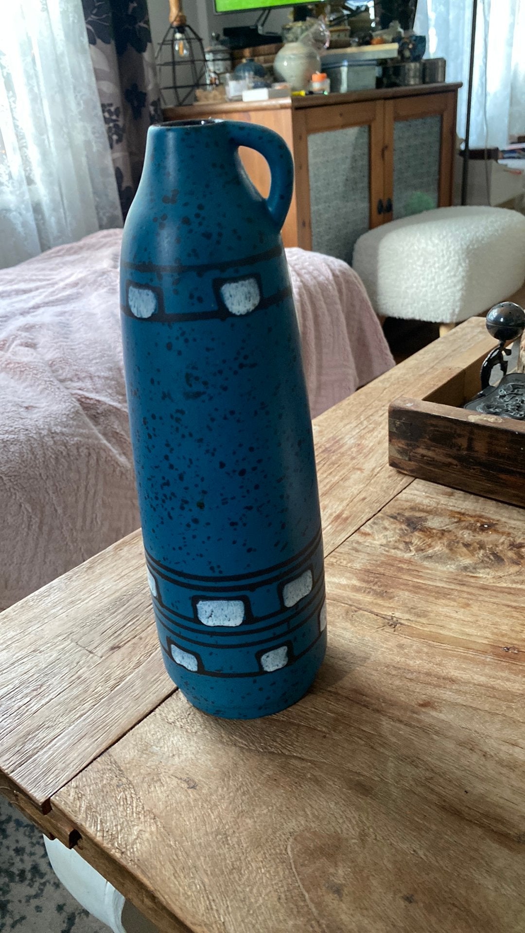 ILKRA VAAS GENUMMERD jaren. 60, Huis en Inrichting, Woonaccessoires | Vazen, Ophalen of Verzenden, Zo goed als nieuw, Blauw