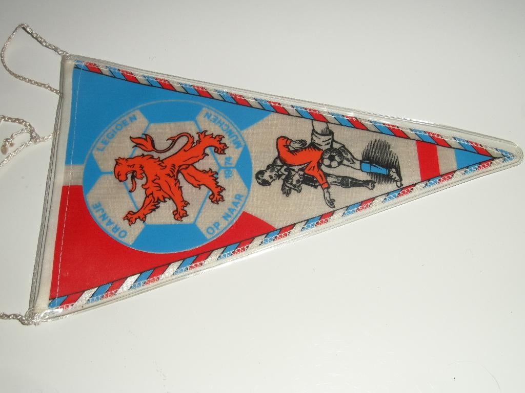 voetbal vaantje nederlands elftal legioen 1974 muchen wk, Ophalen of Verzenden, Zo goed als nieuw, Overige binnenlandse clubs