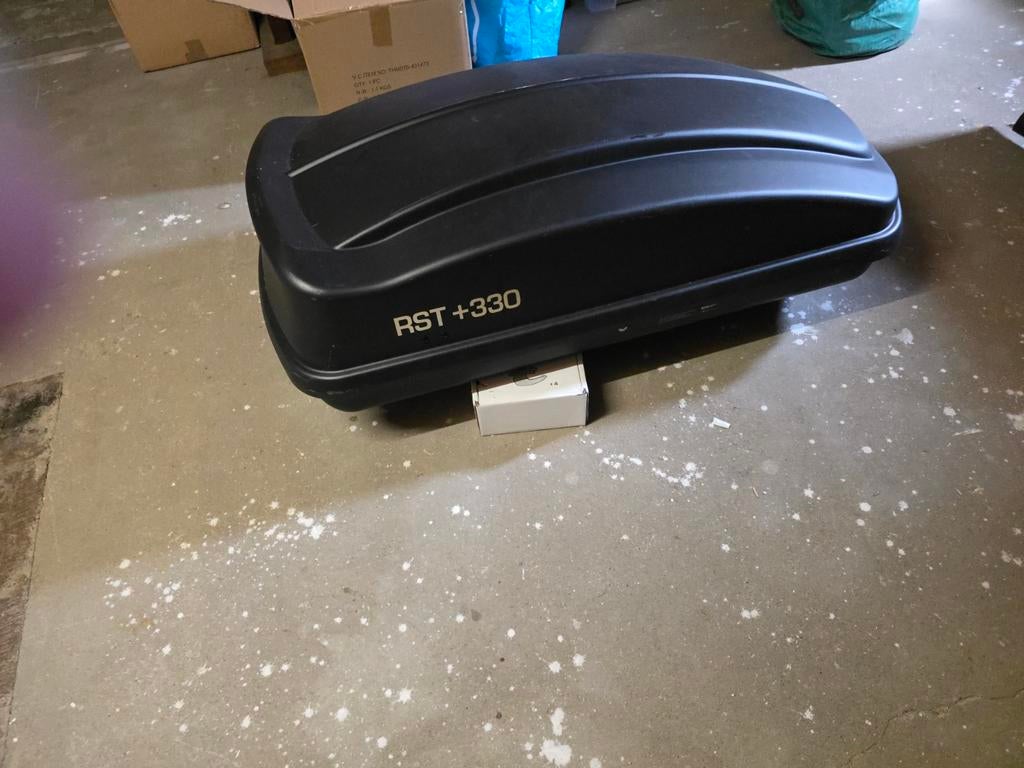 Bijna nieuw: RST +330 dakkoffer met G3 dakrails., Auto diversen, Ophalen, Zo goed als nieuw