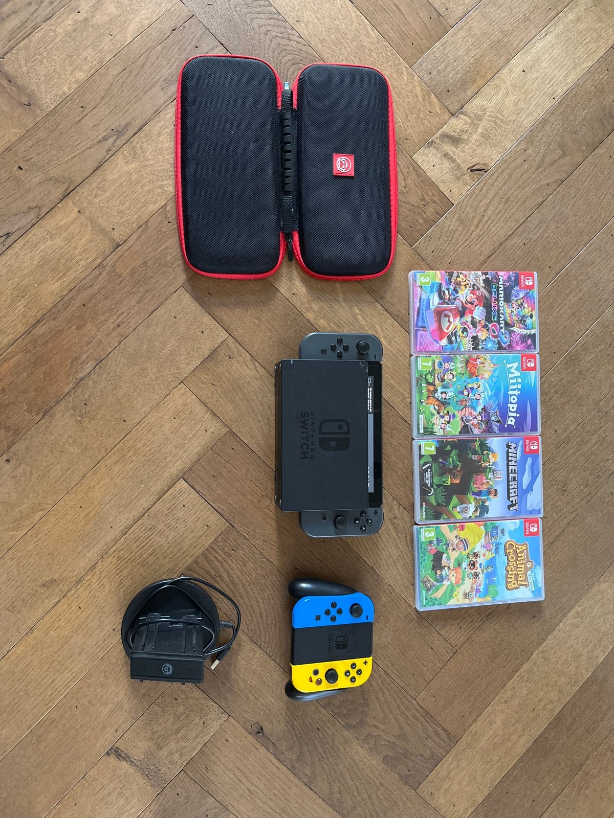 Nintendo Switch met 4 games, extra controllers en accessoire, Spelcomputers en Games, Met games, Ophalen of Verzenden, Zo goed als nieuw