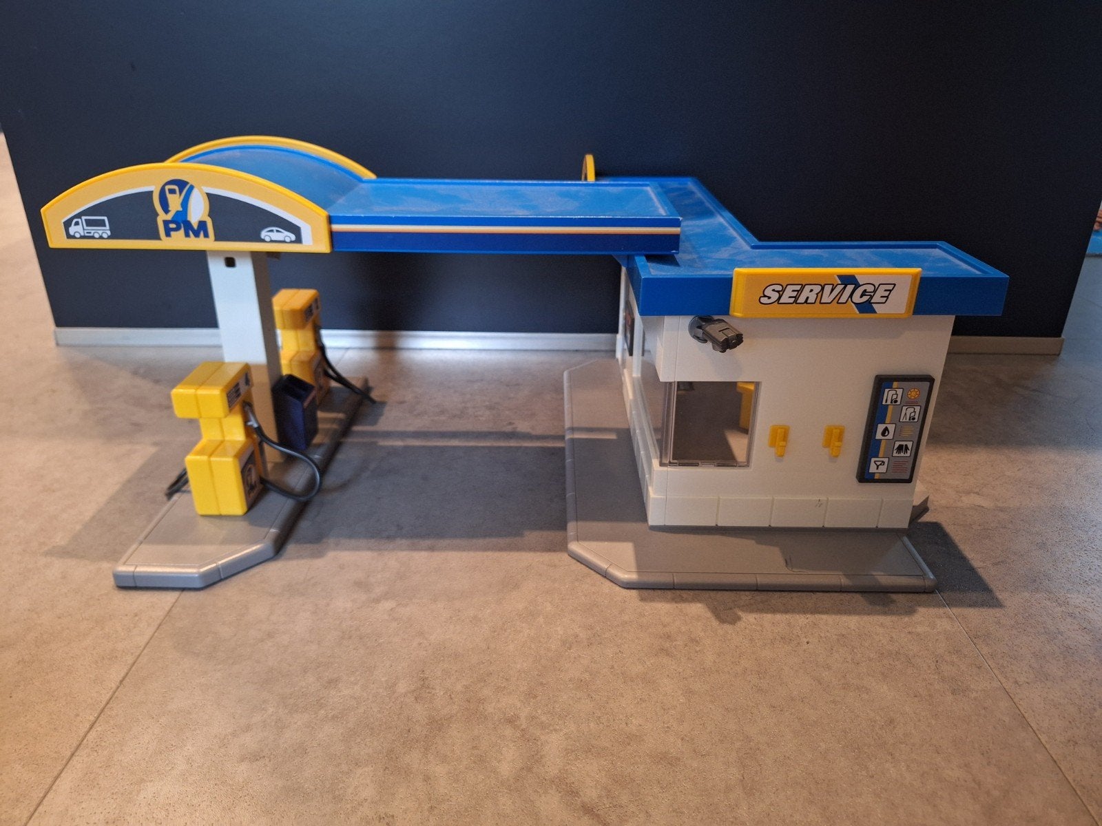 Playmobil Tankstation 70201 - Compleet met extra's!, Ophalen of Verzenden, Zo goed als nieuw, Jongen of Meisje