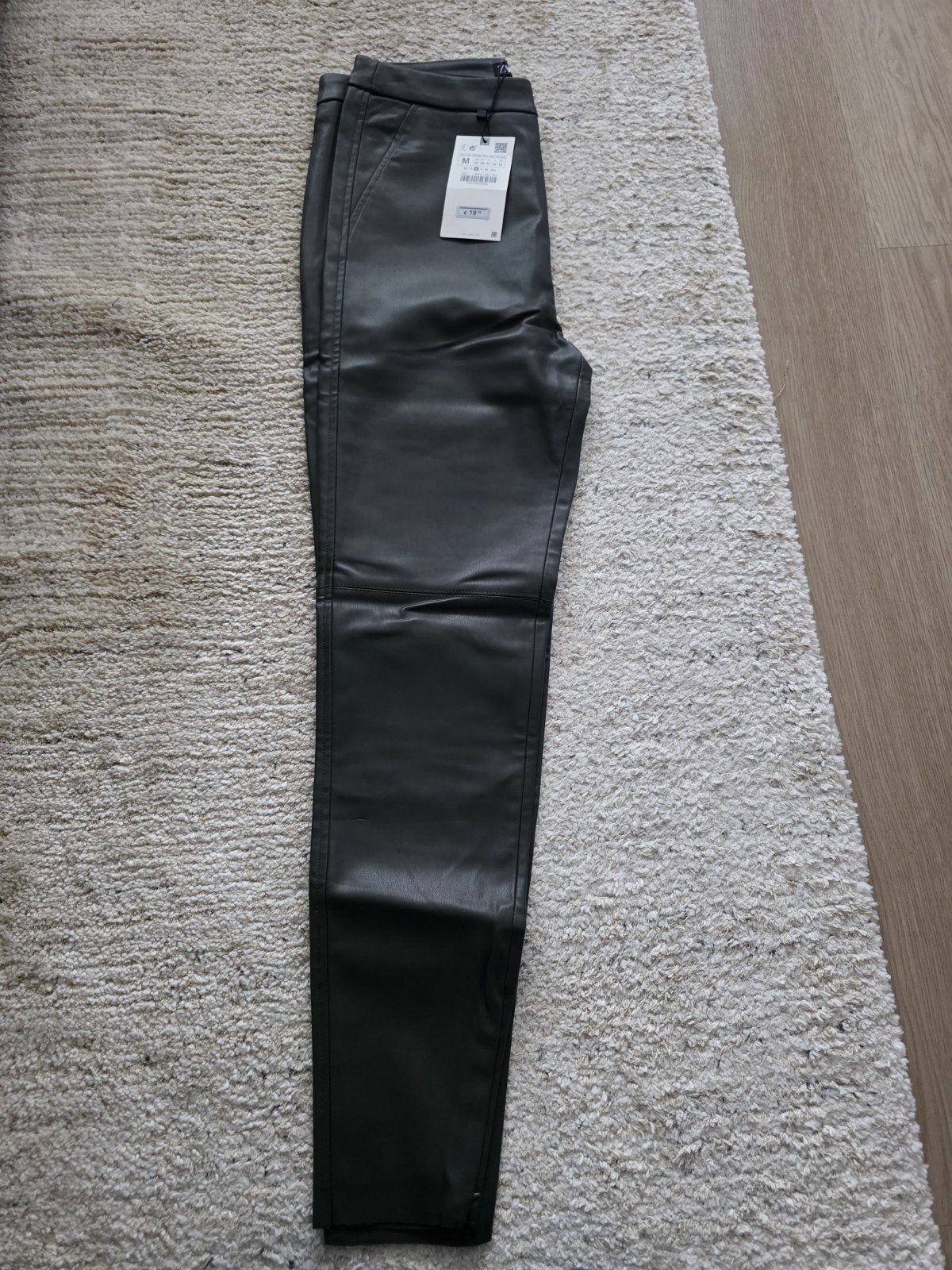 Zara Faux Leren Broek donkergroen- Nieuw met kaartjes, Maat 38/40 (M), Zara, Nieuw, Ophalen of Verzenden