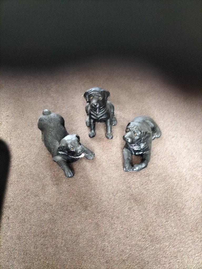 Te koop 3 beelden van Labradors zwart, Ophalen of Verzenden, Nieuw, Dier