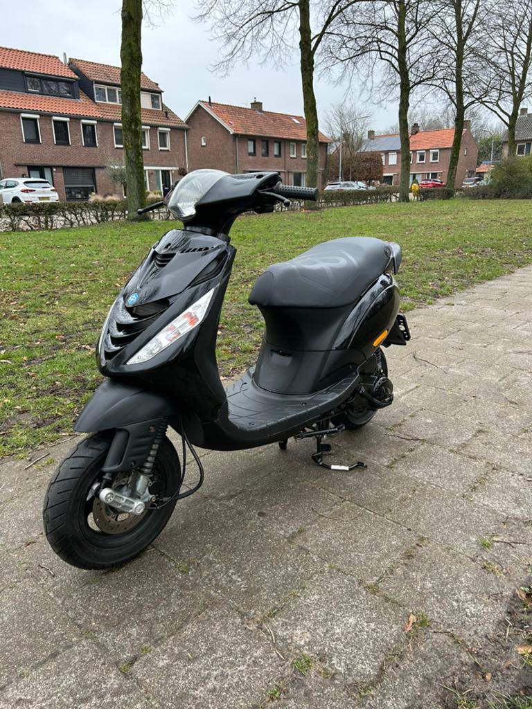 Piaggio zip sp h2o (nette staat), Ophalen, Zo goed als nieuw, Benzine