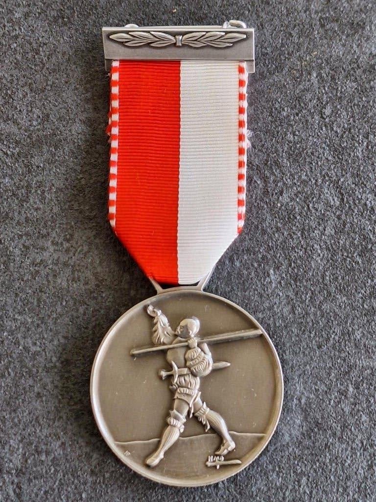 medaille Schweizerischer Zweitagemarsch Bern 2015, Ophalen of Verzenden, Overige materialen, Buitenland