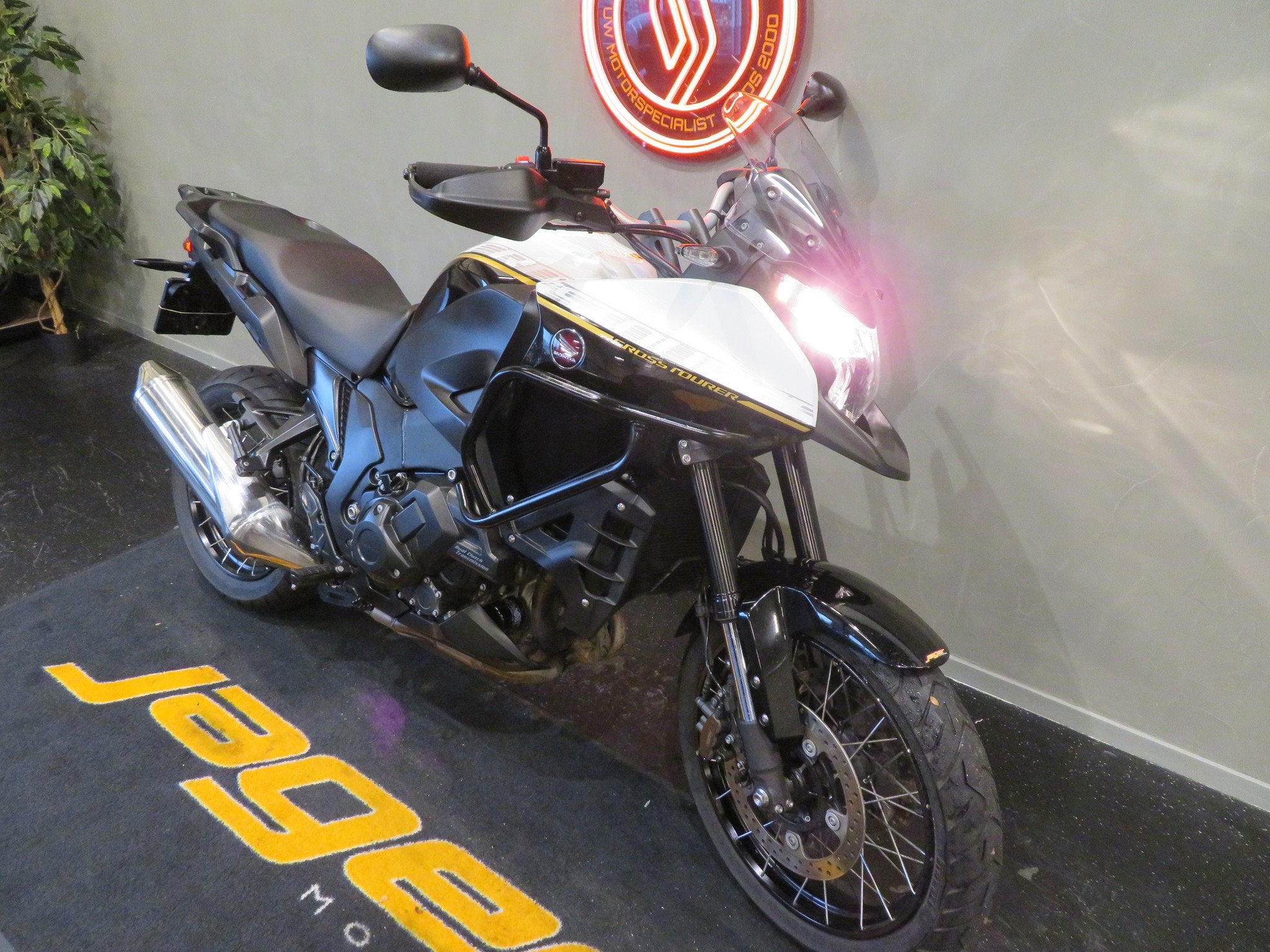 Honda VFR 1200 XD CROSSTOURER DCT PERFECT (bj 2015), Motoren, Toermotor, Gebruikt, Bedrijf