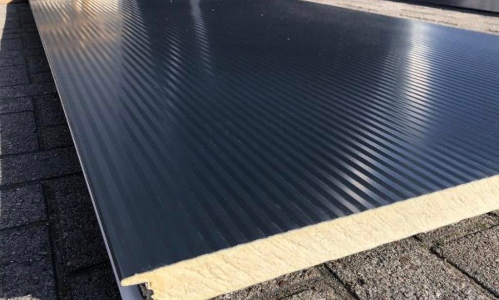 GEZOCHT: stuk sandwich paneel antraciet, circa 1x2 meter, Doe-het-zelf en Verbouw, Platen en Panelen, Ophalen, Zo goed als nieuw