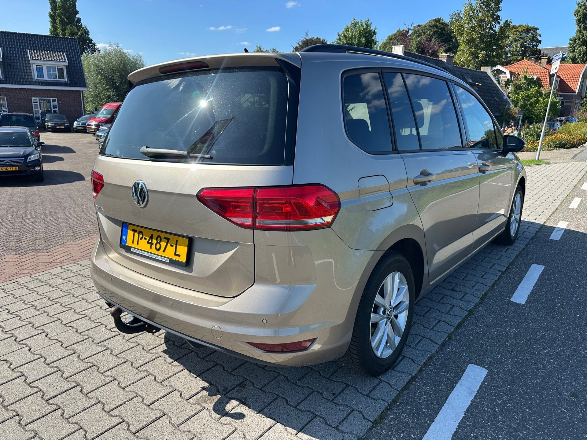 Volkswagen Touran 1.4 TSI Highline Edition R 7p, Trekhaak, C, Auto's, Stof, Gebruikt, 4 cilinders, 7 stoelen
