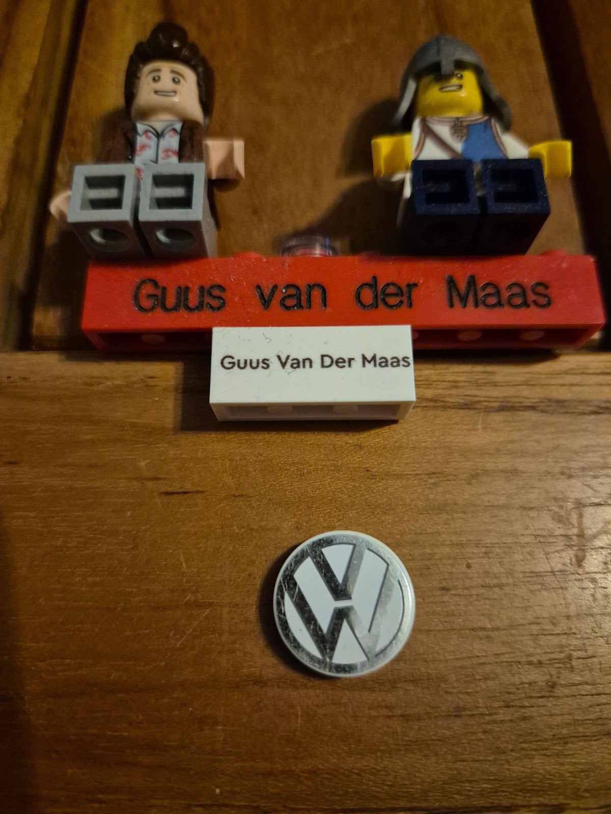Lego tegel met VW sticker - Zo goed als nieuw uit set 10220, Lego, Ophalen of Verzenden, Zo goed als nieuw, Losse stenen