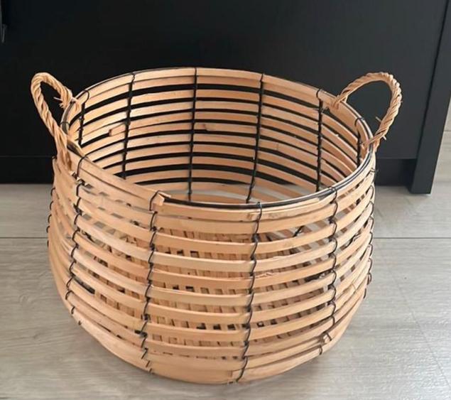 Gave rieten opberg mand speelgoed mand, Huis en Inrichting, Woonaccessoires | Schalen en Manden, Ophalen, Zo goed als nieuw, Rond