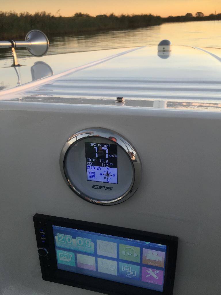 IN ABSOLUTE NIEUWSTAAT VERKERENDE GLASTRON!, Watersport en Boten, Motorboten en Motorjachten, Overige merken, 15 pk, Buitenboordmotor