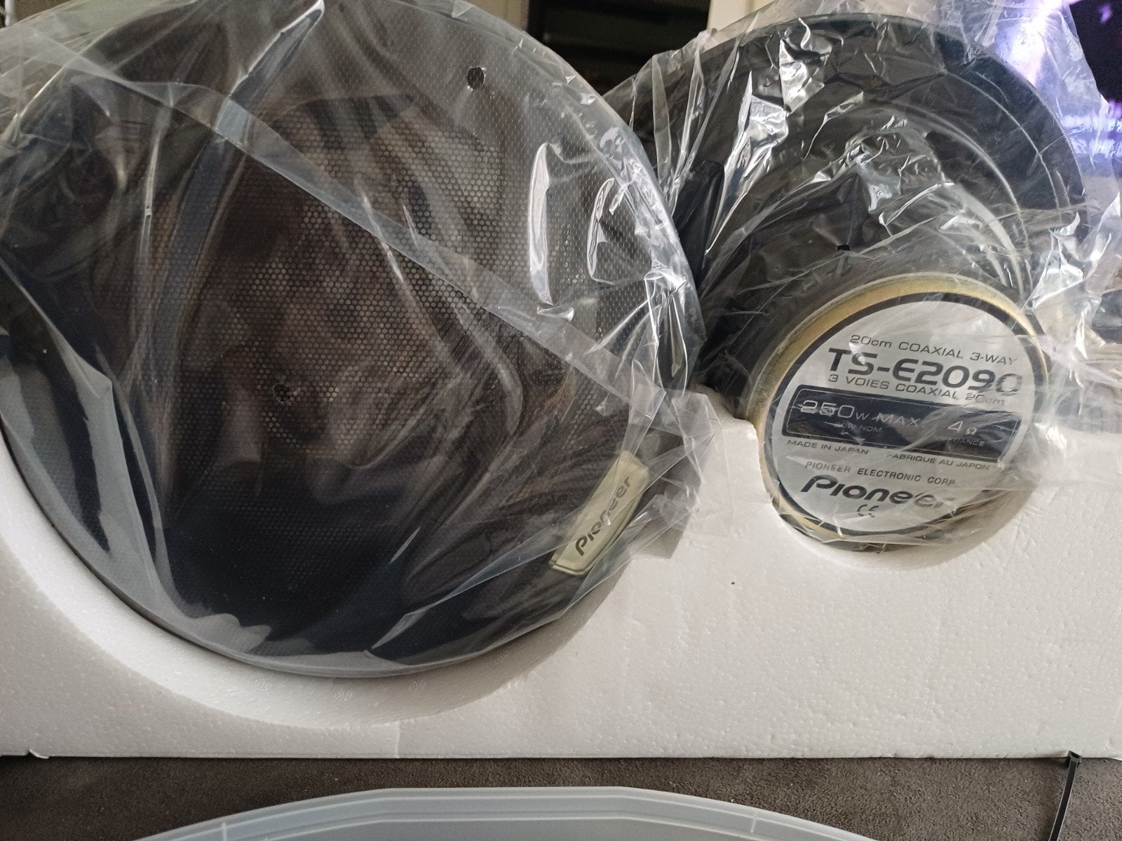 twee goed  nieuw  Pioneer, Ophalen