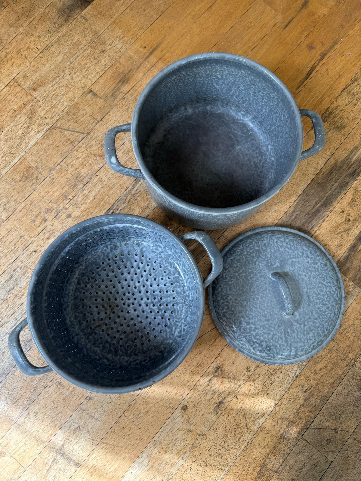 Vintage geëmailleerde stoompan - grijs gespikkeld, Antiek en Kunst, Antiek | Emaille, Ophalen