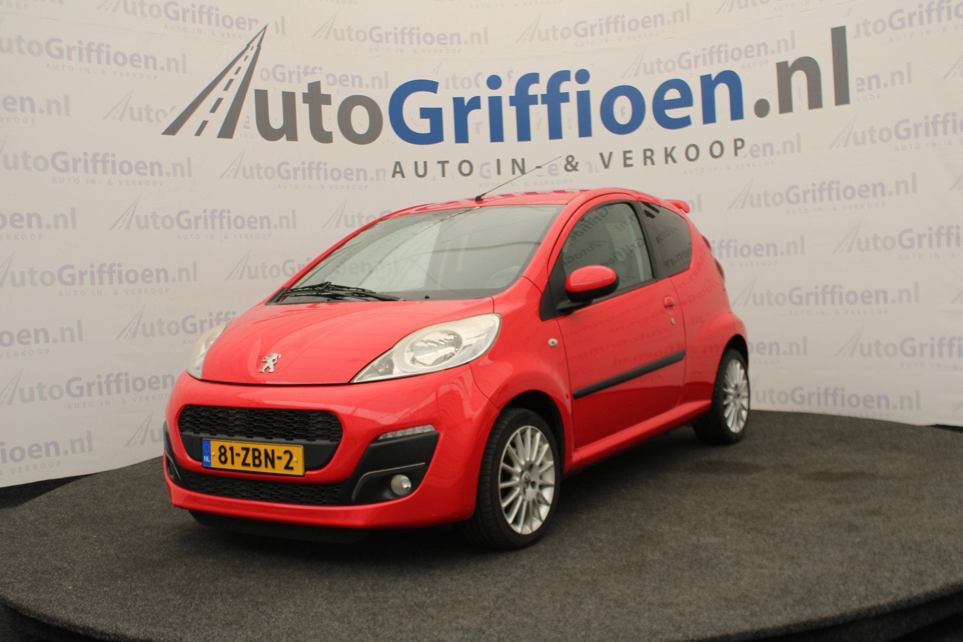 Peugeot 107 1.0 Active keurige 3-deurs met airco en sportvel, Auto's, Peugeot, Bedrijf, Te koop, ABS, Airbags, Airconditioning