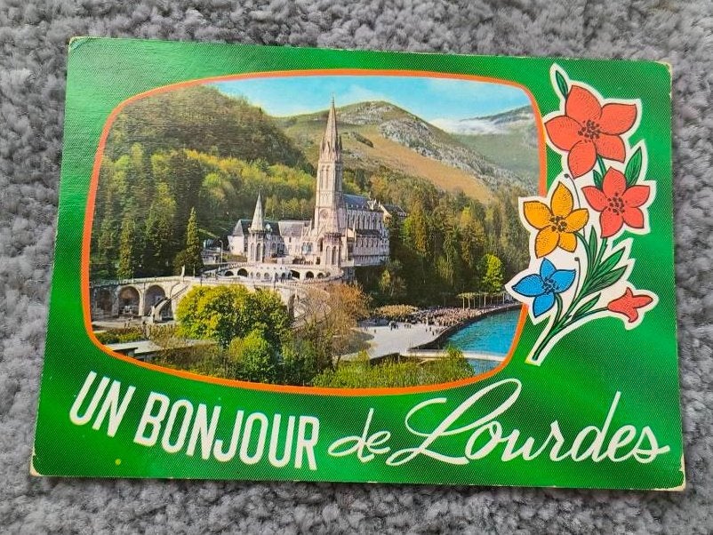 Kaart Un Bonjour de Lourdes (73), Ophalen of Verzenden, 1980 tot heden, Ongelopen, Frankrijk
