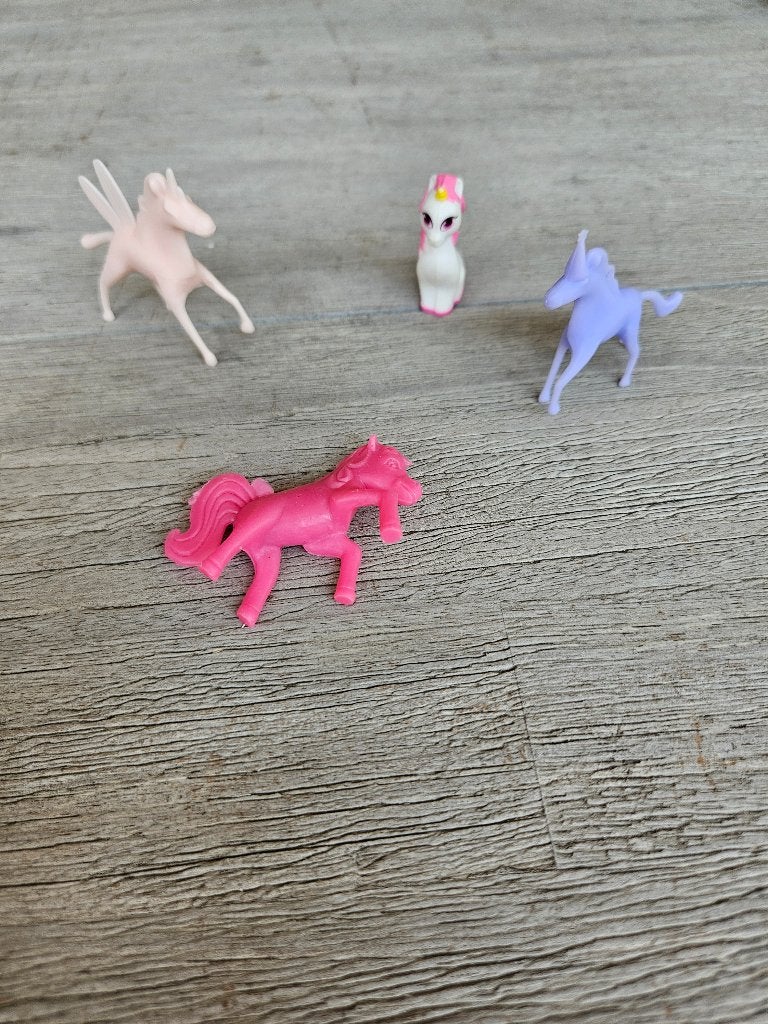 4 paardjes/eenhoorns, Ophalen of Verzenden, Zo goed als nieuw, Jongen of Meisje