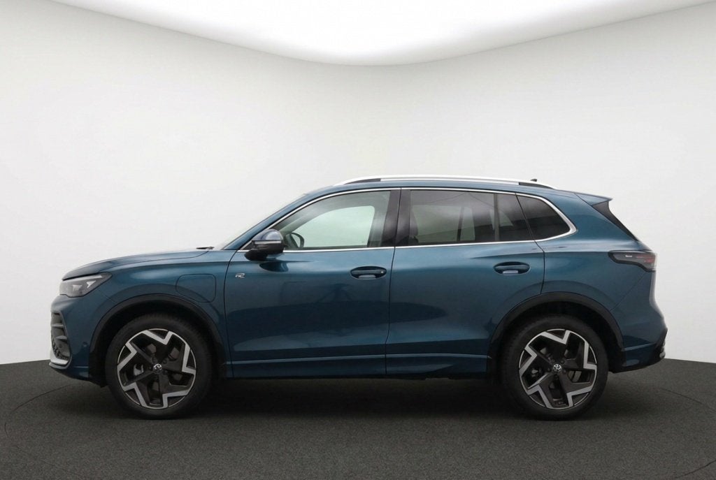 Volkswagen Tiguan 1.5 TSI eHybrid PHEV R-Line Pano l Leder l, Auto's, Automaat, 4 cilinders, Blauw, Bedrijf