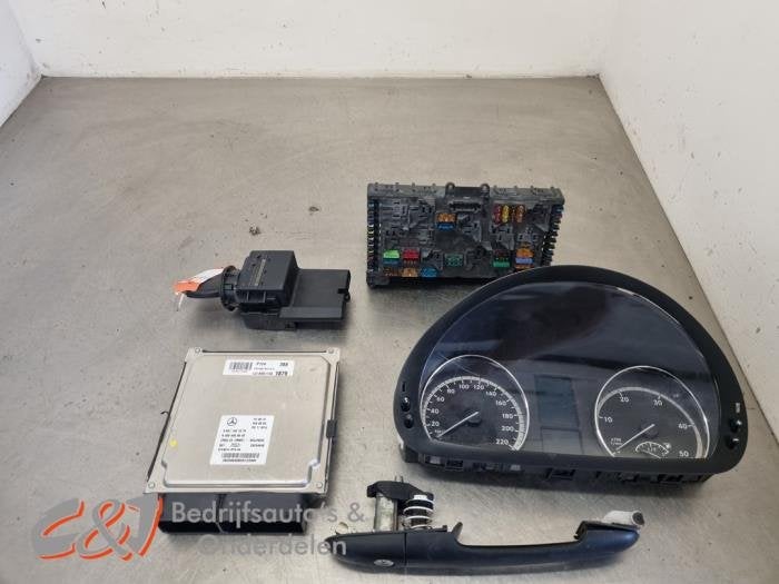 Kontaktslot + computer van een Mercedes Vito, Gebruikt, -, Ophalen of Verzenden, -