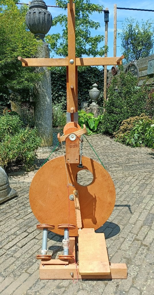 LOUET spinnewiel met 3 klossen + twijnrek + wol haspel (U), Hobby en Vrije tijd, Spinnewielen en Spinnen, Ophalen of Verzenden