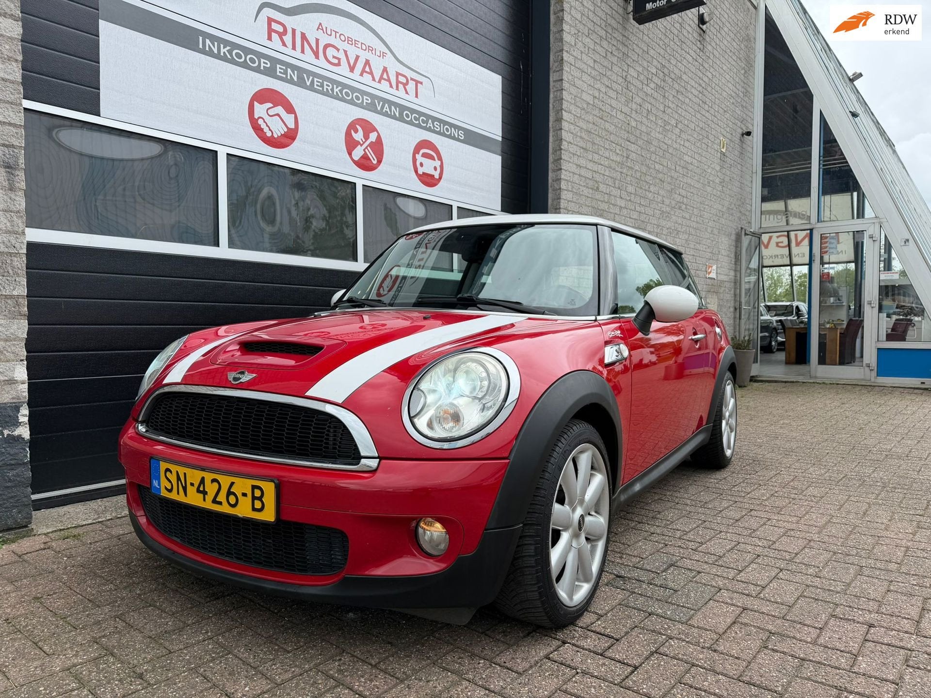 Mini Mini 1.6 Cooper S Nette Auto, Voorwielaandrijving, Gebruikt, 4 cilinders, 4 stoelen