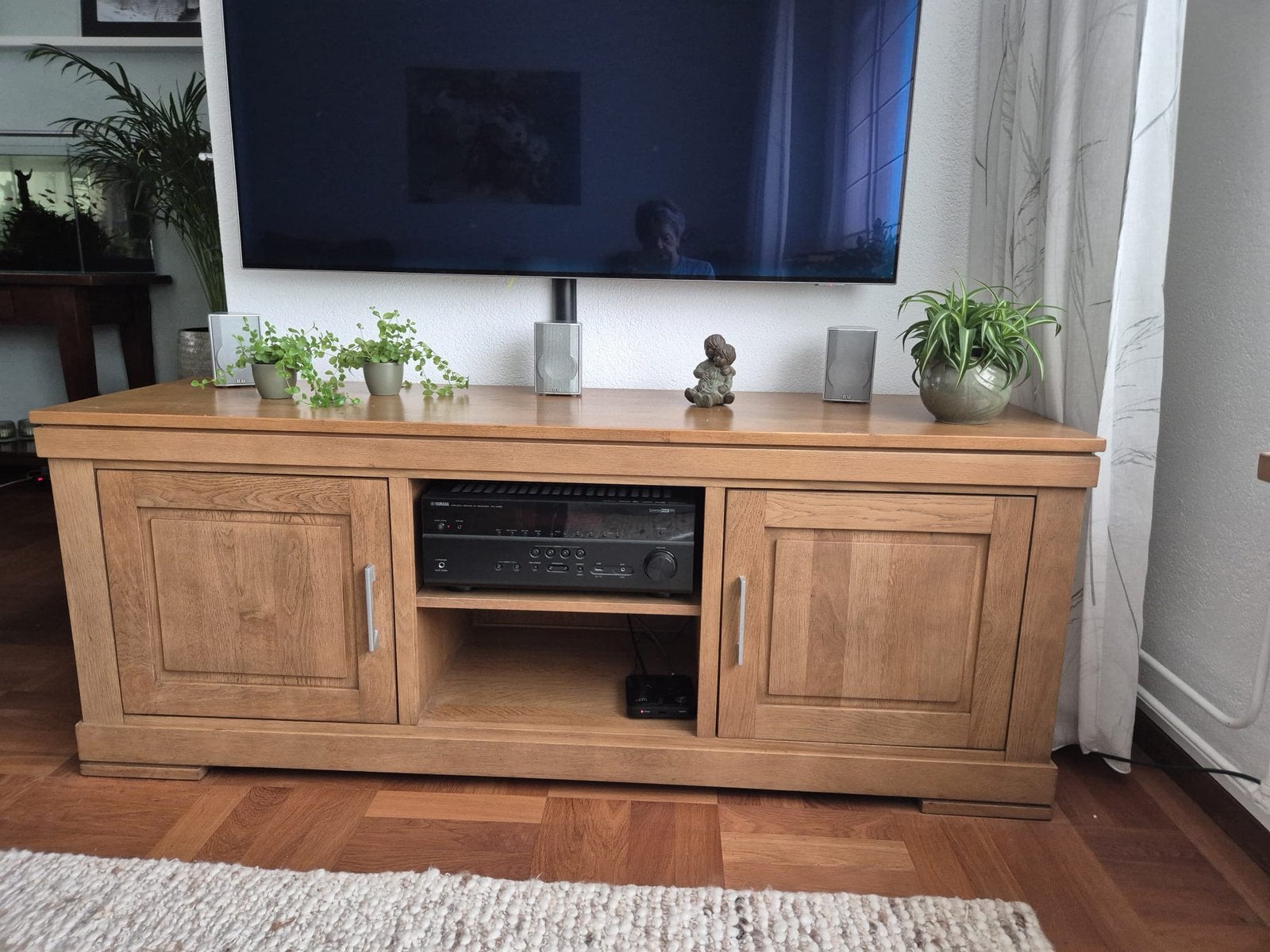 Prachtige eikenhouten tv kast, Ophalen, 150 tot 200 cm, Zo goed als nieuw, Minder dan 100 cm