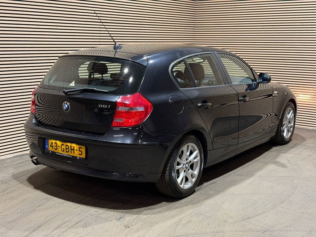 BMW 1-serie 116i Business Line | Airco | Leder, Auto's, BMW, Achterwielaandrijving, Gebruikt, 1599 cc, 4 cilinders