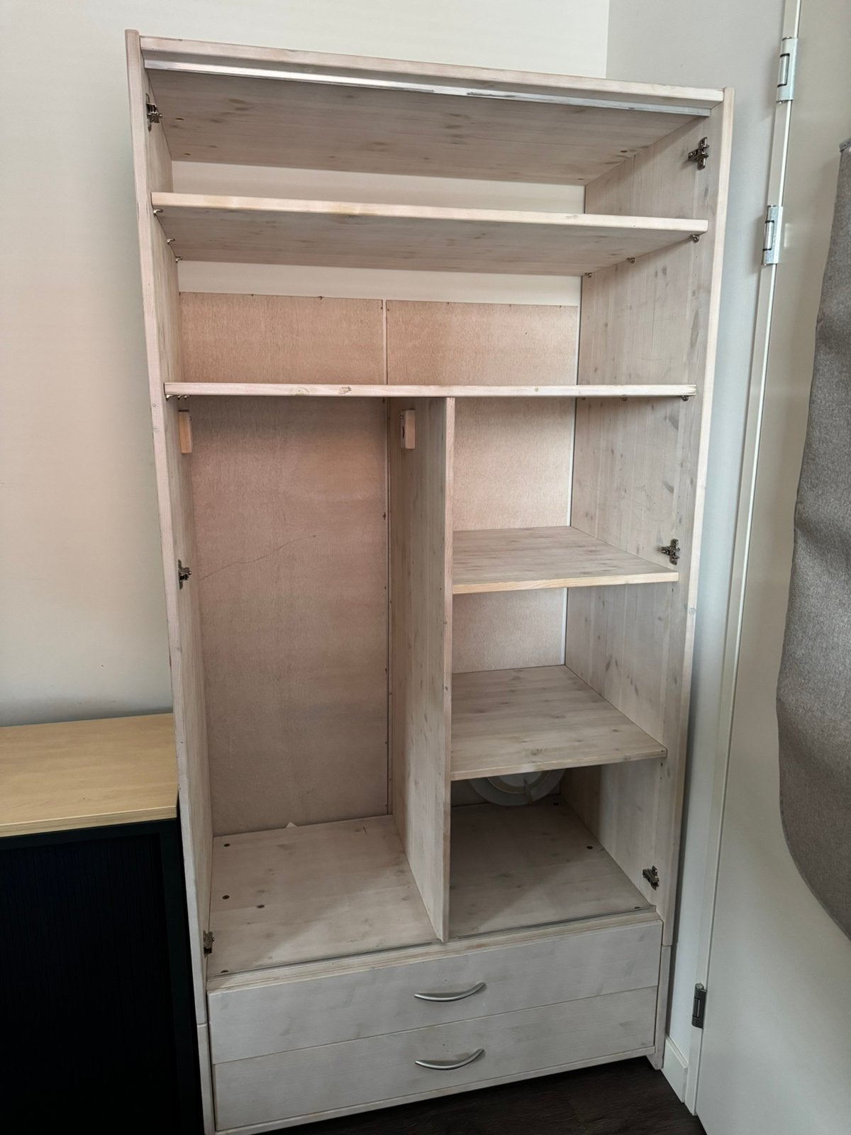 Kledingkast white wash, Met deur(en), Gebruikt, 200 cm of meer, Grenenhout
