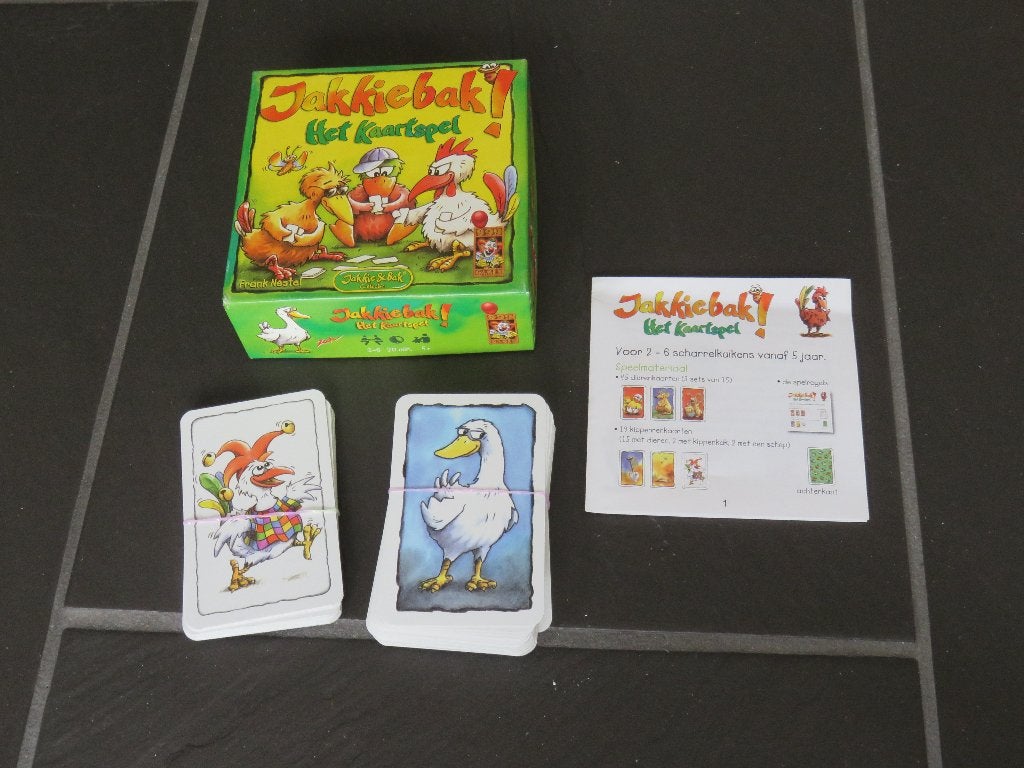 Jakkiebak het kaartspel, 999games voor spelers vanaf 5 jaar, Ophalen of Verzenden, Zo goed als nieuw