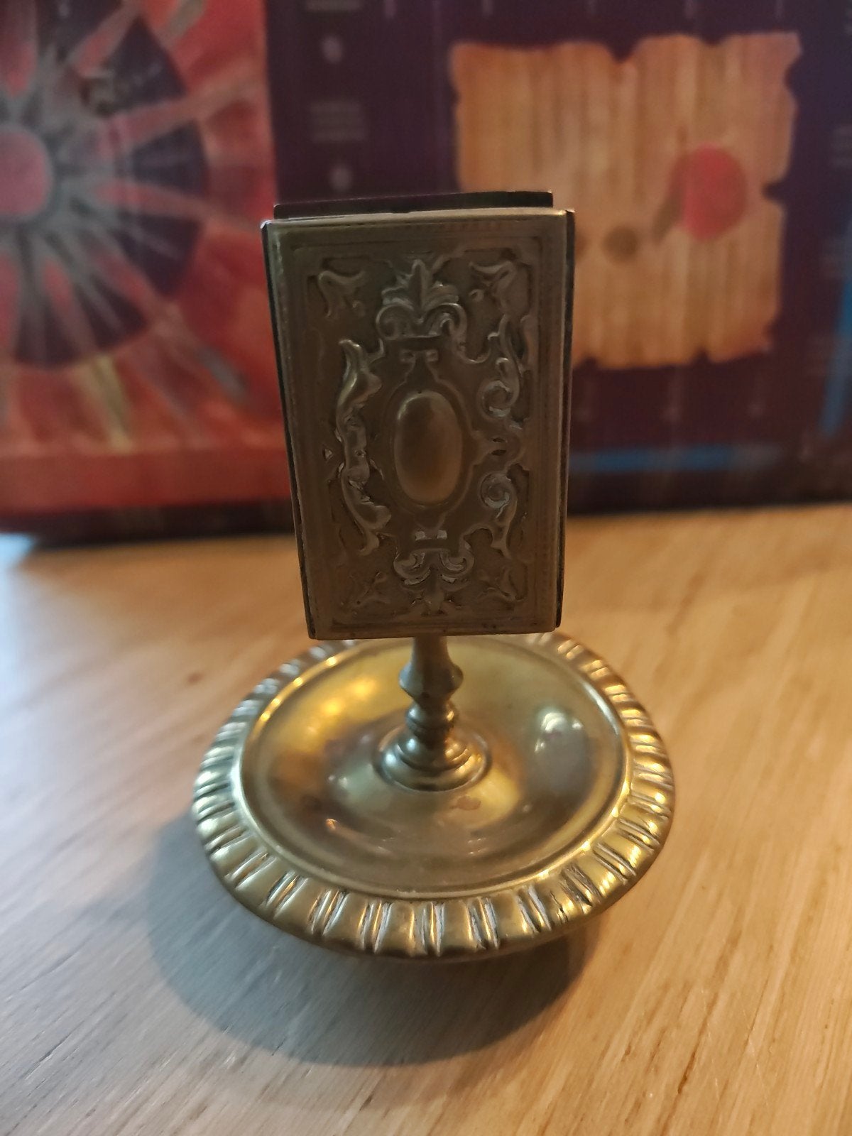 Antieke messing luciferhouder met sierlijke decoratie, Antiek en Kunst, Ophalen of Verzenden