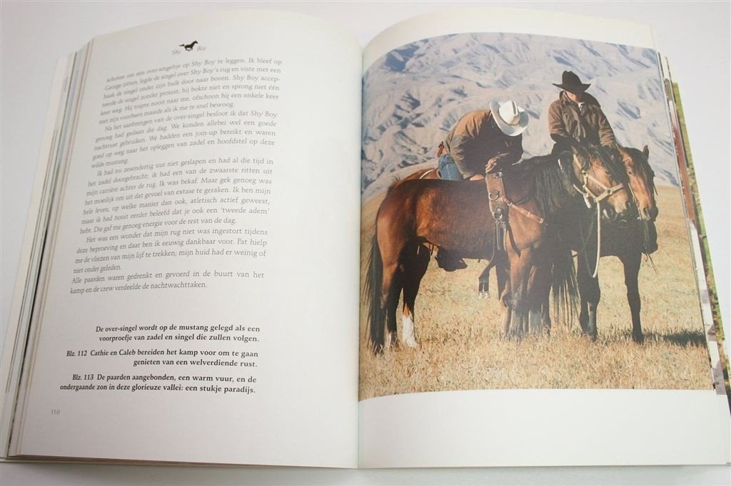 Monty Roberts\' Shy Boy — Mustang uit de Wildernis, Boeken, Ophalen of Verzenden, Zo goed als nieuw