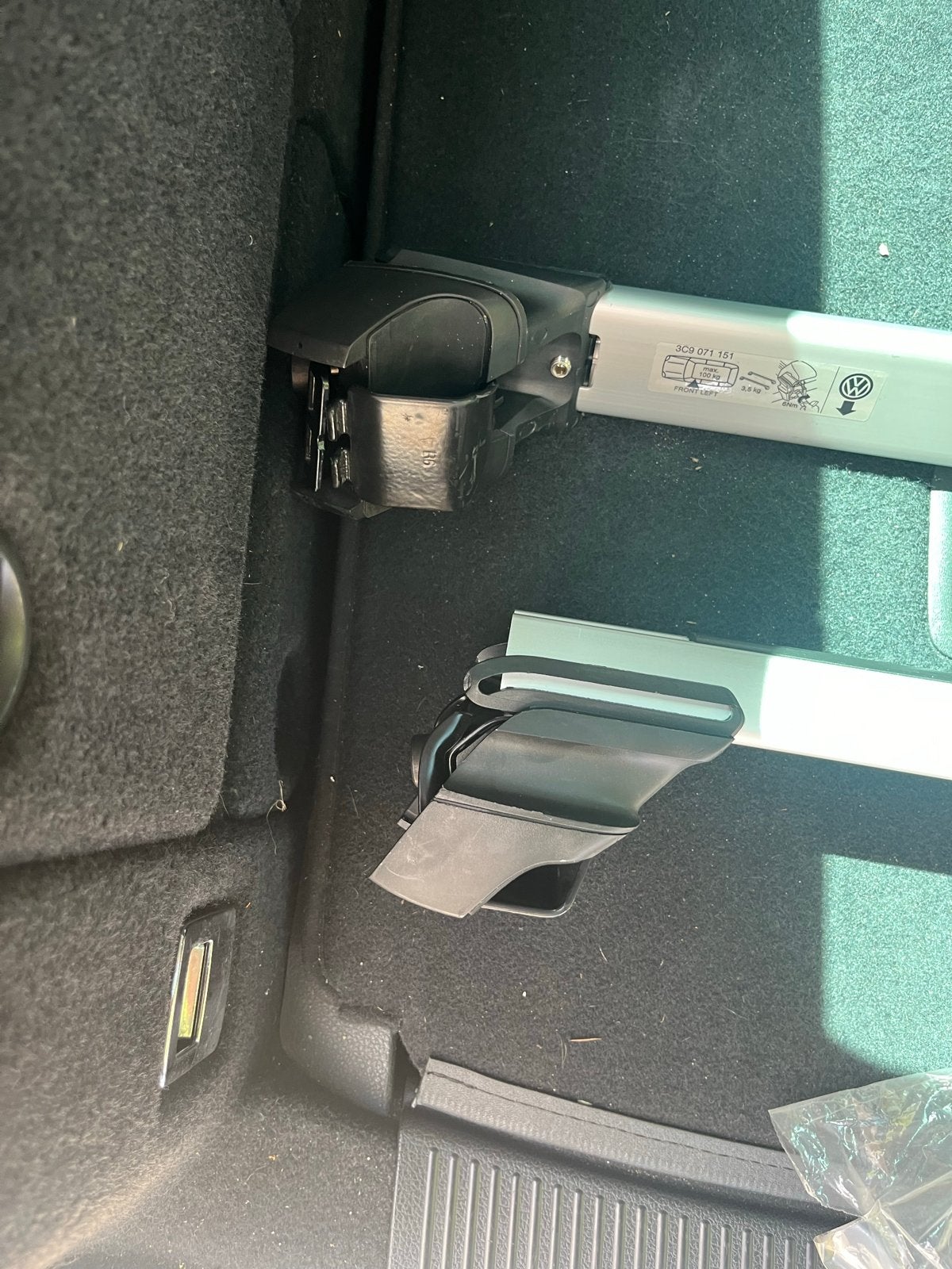 Dakdragers VW Passat Variant (3C9 071 151) voor open dakrail, Ophalen, Gebruikt
