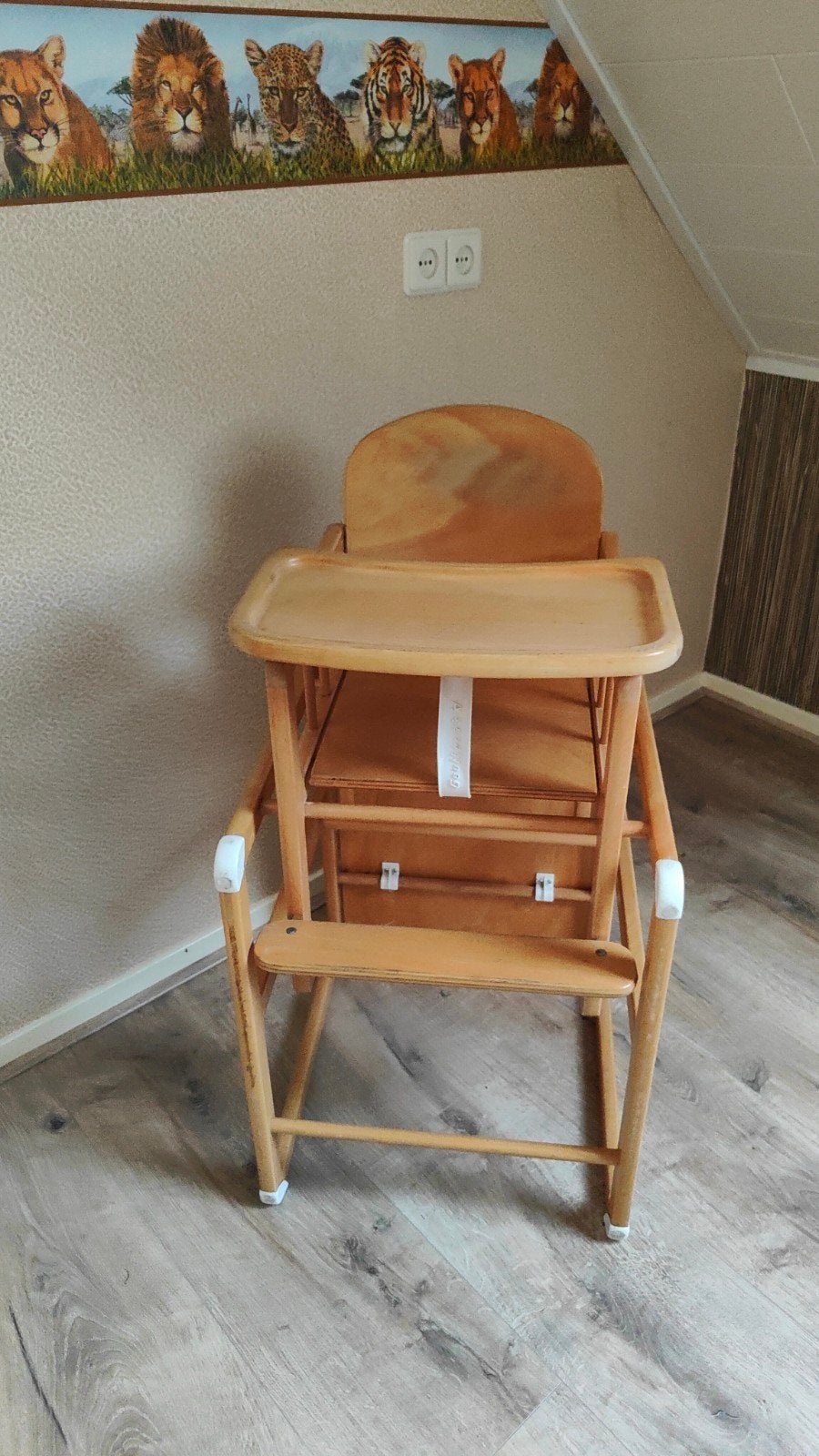 Houten kinderstoel / meegroeistoel met tafelblad, Kinderen en Baby's, Ophalen, Gebruikt, Meegroeistoel, Afneembaar eetblad