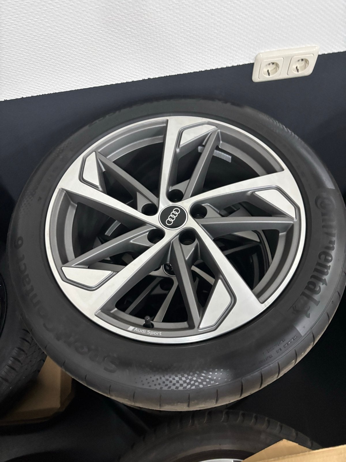 Audi q3 19 inch velgen met Continental zomerbanden, Gebruikt, 255 mm, Banden en Velgen, Personenwagen
