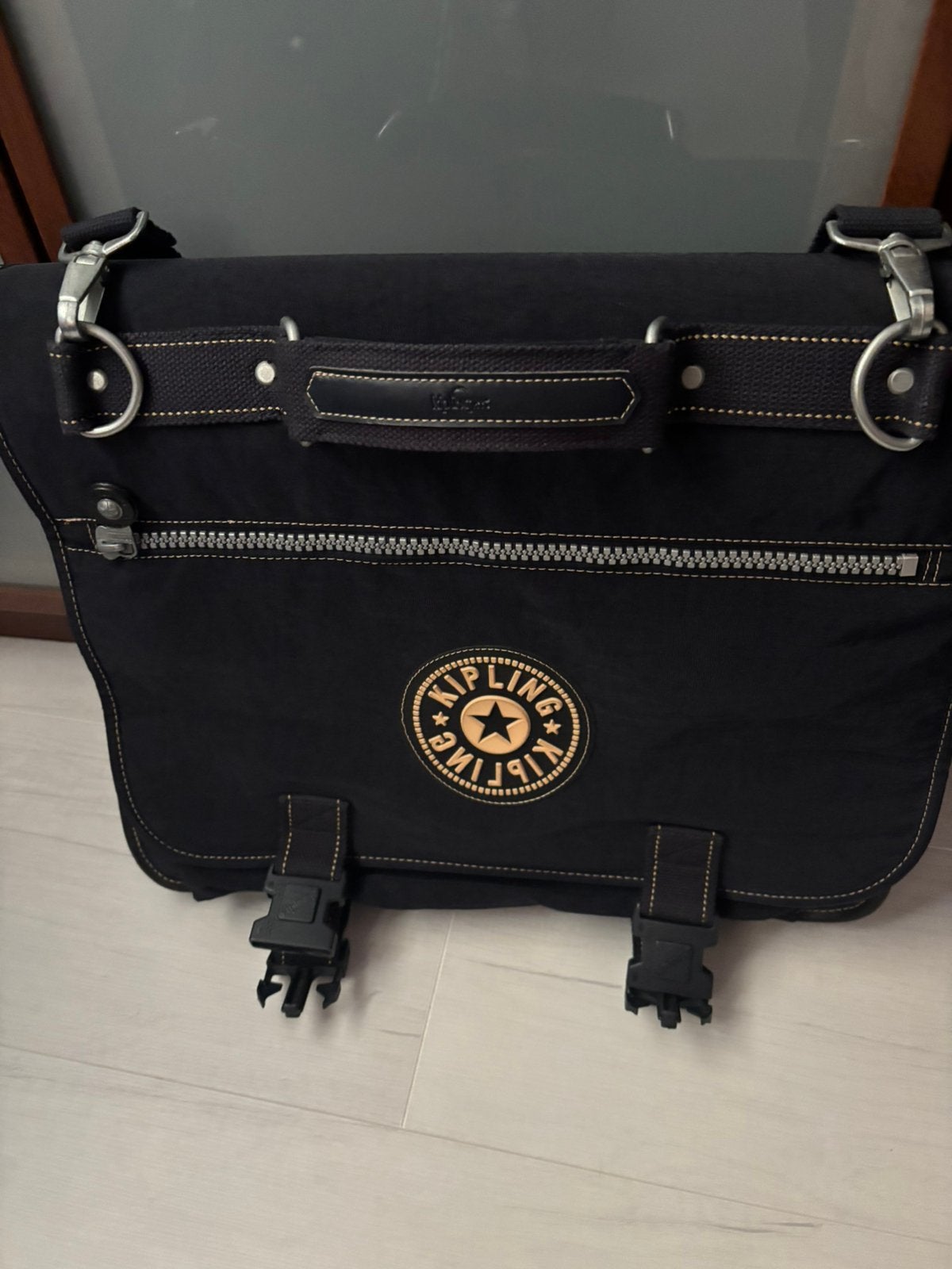 Kipling schoudertas blauw, Ophalen, 17 inch of meer, Zo goed als nieuw