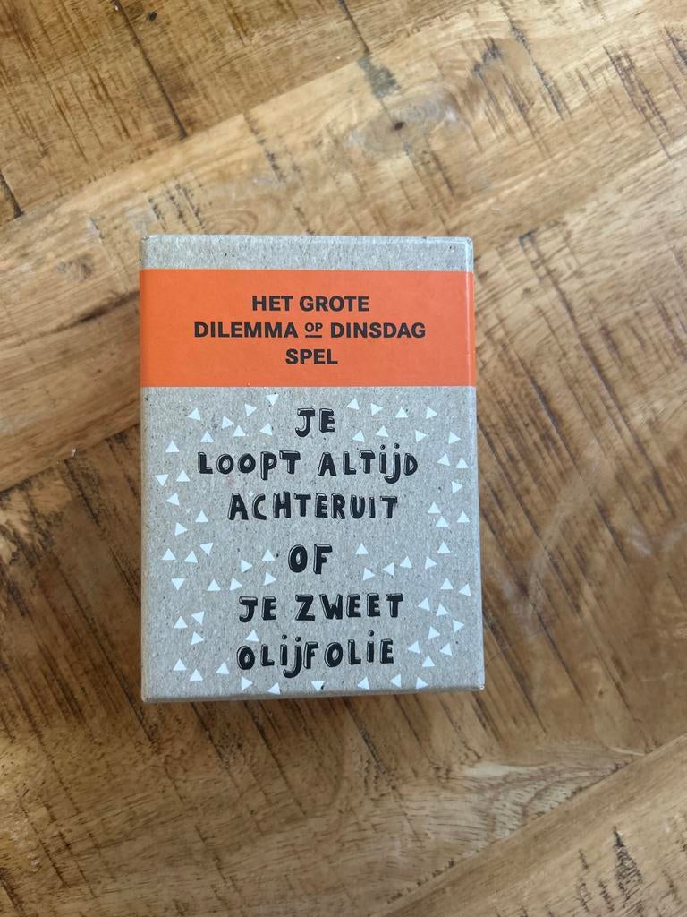 Dilemma op Dinsdag Spel - Het Grote Dilemma Spel, Drie of vier spelers, Ophalen of Verzenden, Zo goed als nieuw