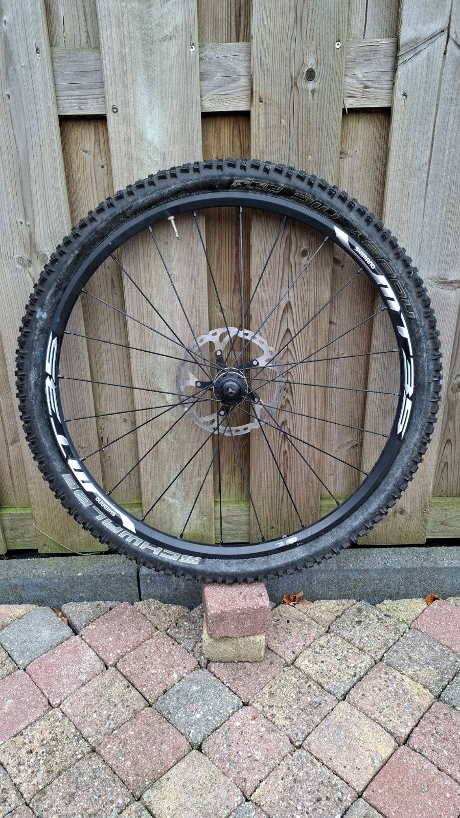 26 inch mountainbike wiel met Schwalbe band en schijfrem, Fietsen en Brommers, Fietsonderdelen, Gebruikt, Schwalbe, Shimano, Aluminium