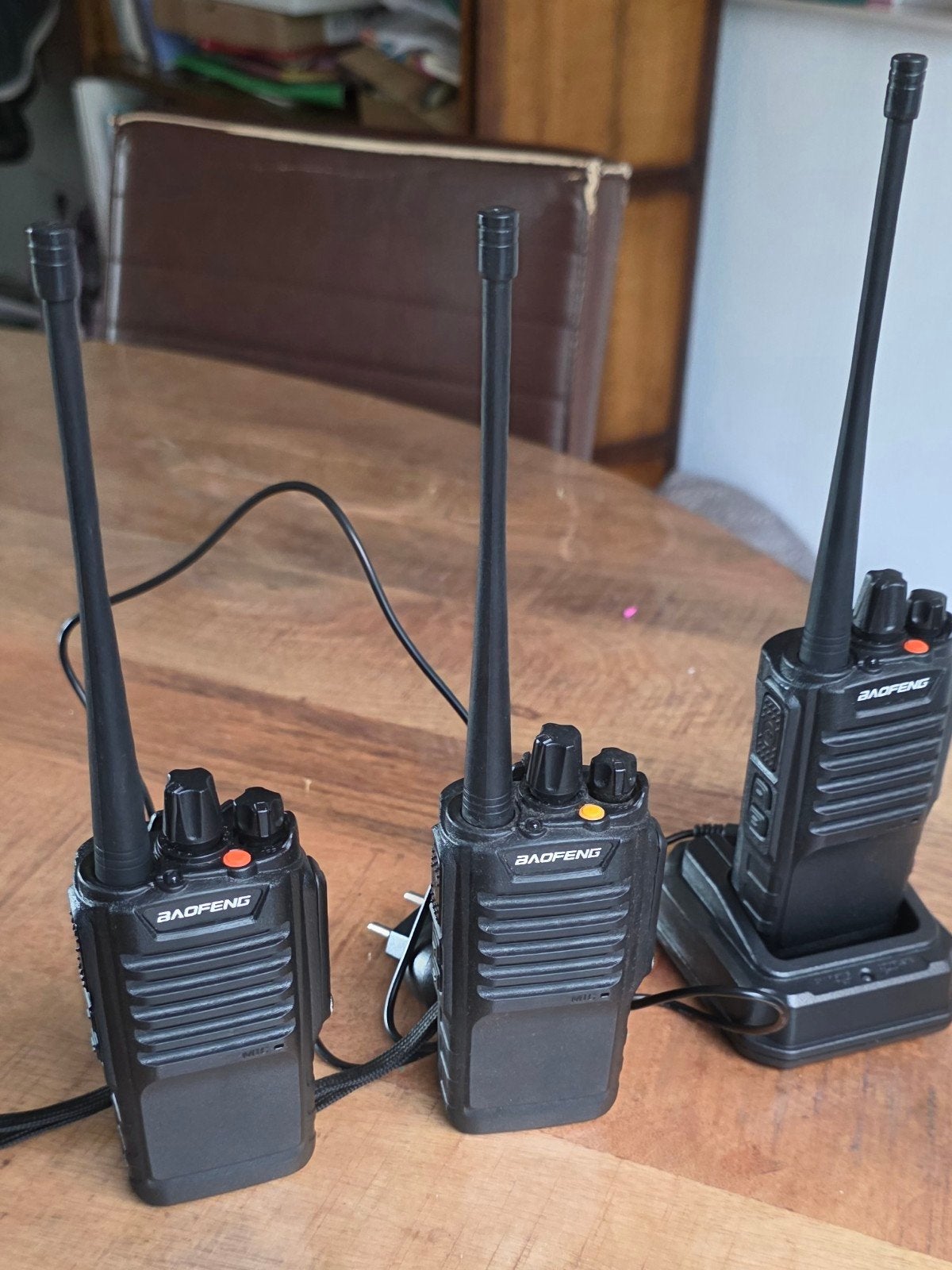 3x Baofeng BF-9700 Walkie Talkie Set met Opladers en Oortjes, Gebruikt, 5 tot 15 km, Ophalen of Verzenden, Portofoon of Walkie-talkie