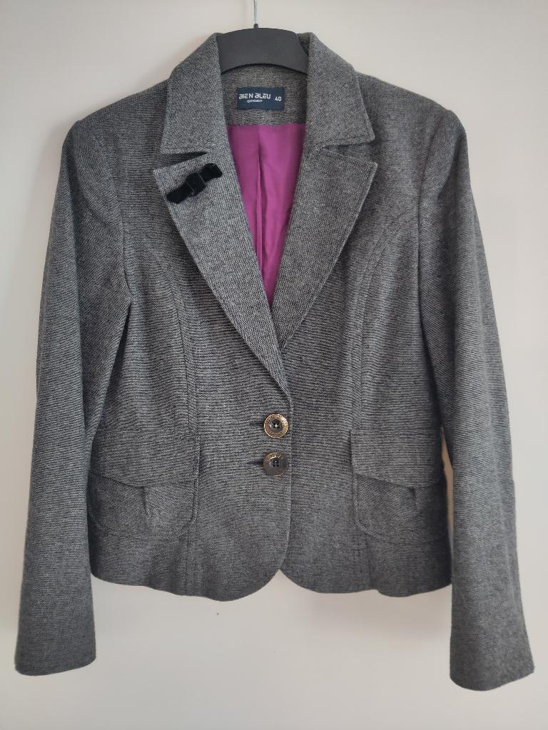 Bien Bleu grijs colbertjasje / blazer maat 40, Kleding | Dames, Jasjes, Kostuums en Pakken, Maat 38/40 (M), Ophalen of Verzenden