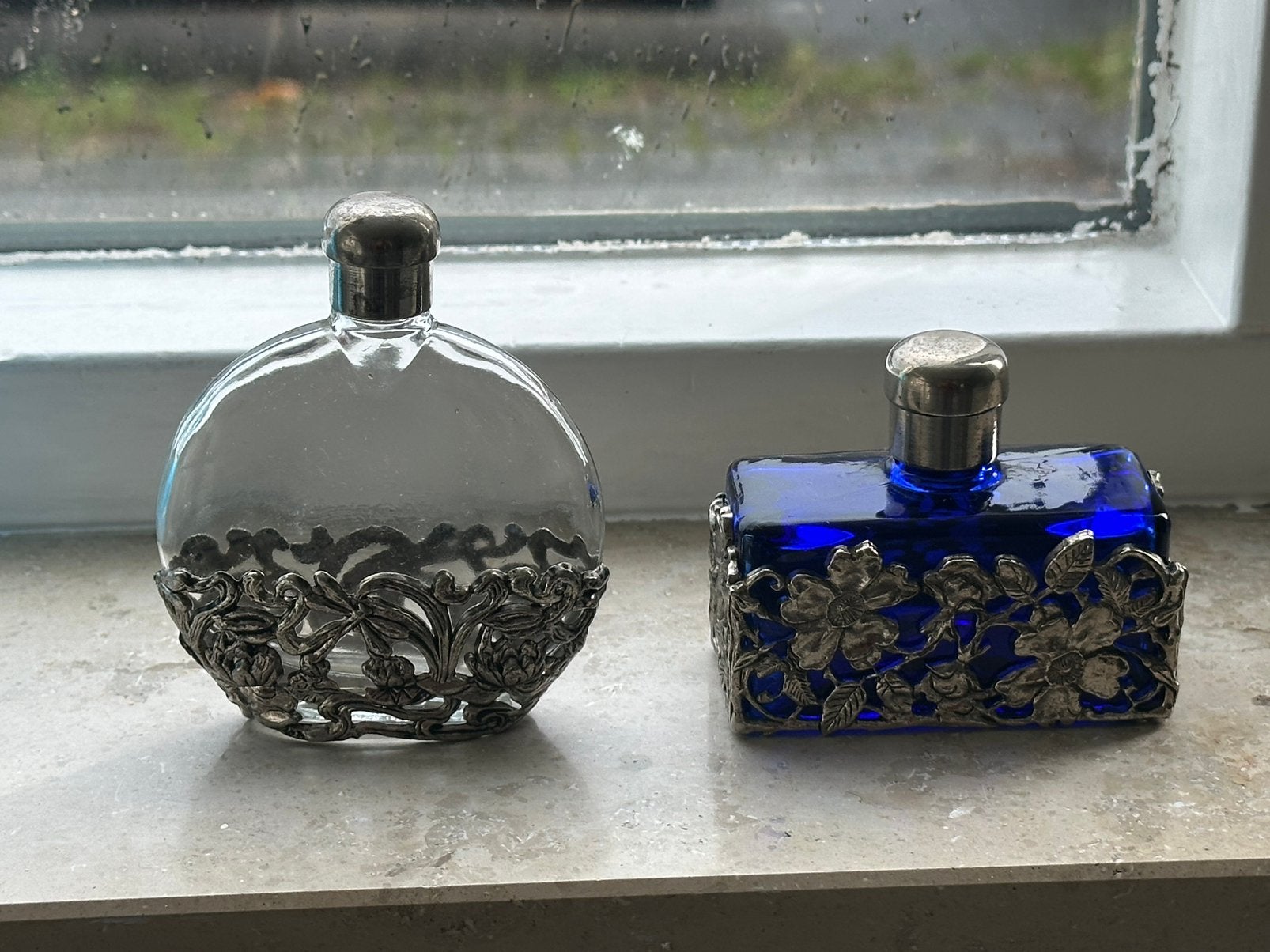 Verzilverd vintage parfum flesjes, Ophalen of Verzenden