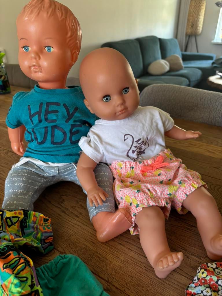 Poppen set oa Famosa met kleding, Ophalen of Verzenden, Zo goed als nieuw, Babypop