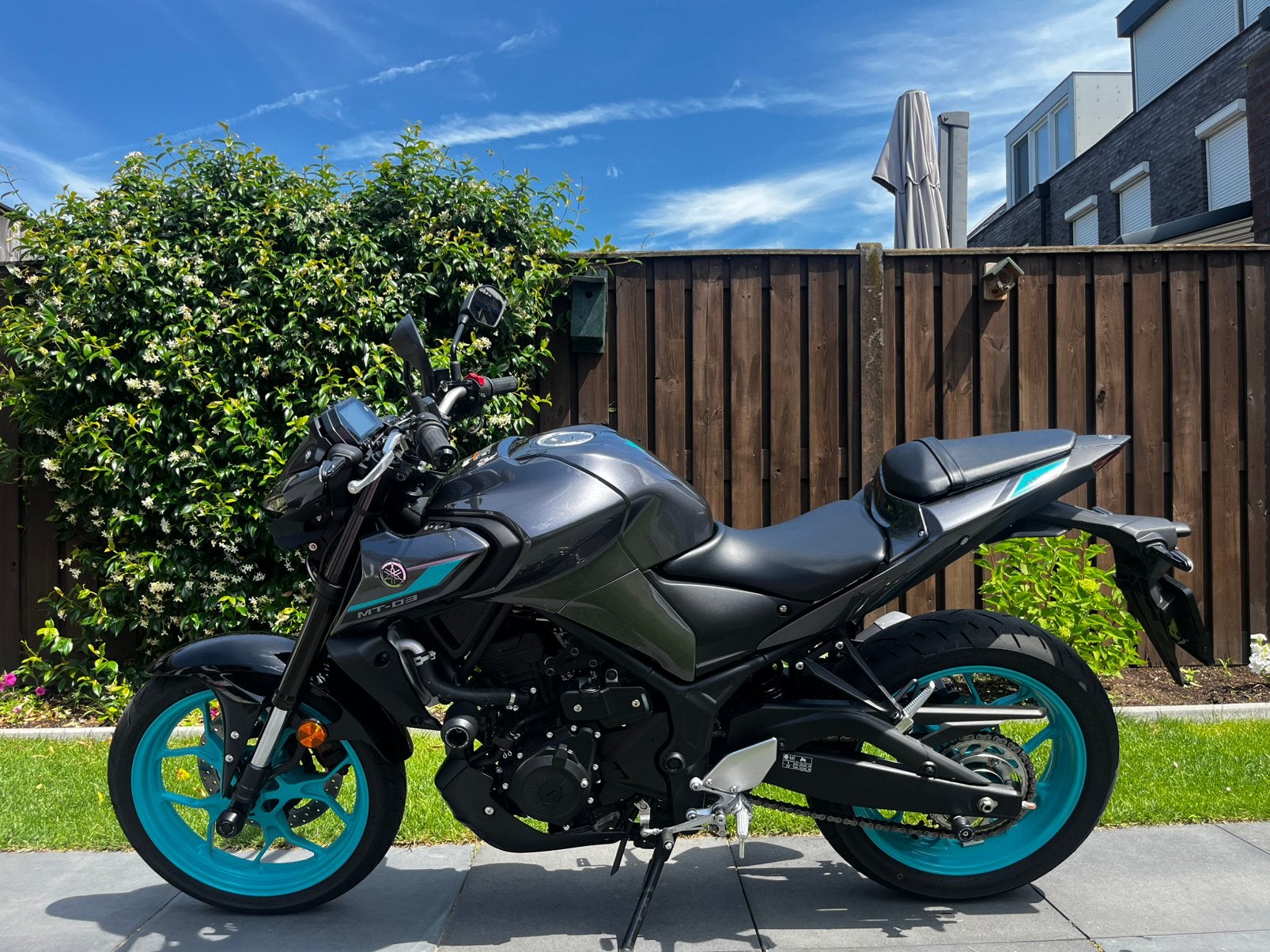 Yamaha MT-03 | 2024 | 3025 km | A2 | ABS |Handvat verwarming, Motoren, Motoren | Yamaha, Klantenservice@yamaha.nl, 2 cilinders