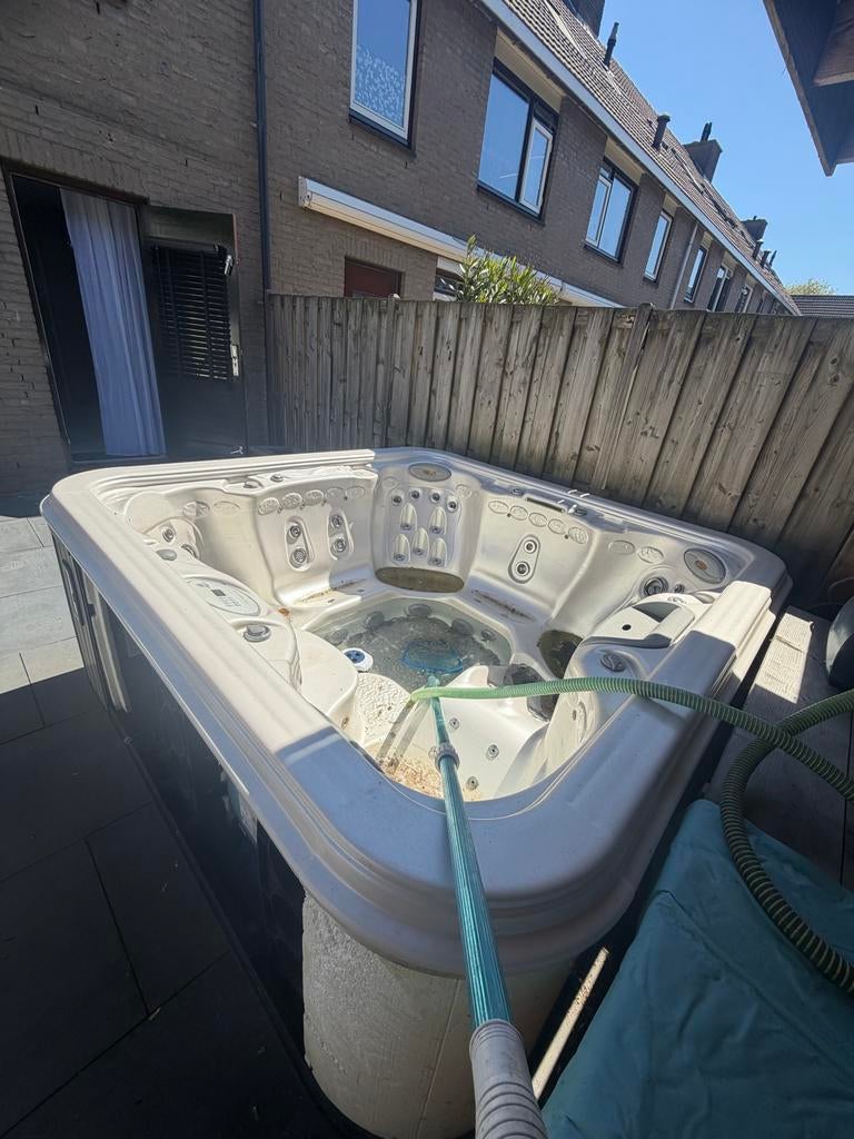Jacuzzi/Spa - Pomp mogelijk defect - Voor de handige Harrie, Ophalen, Gebruikt, Pomp, Vast