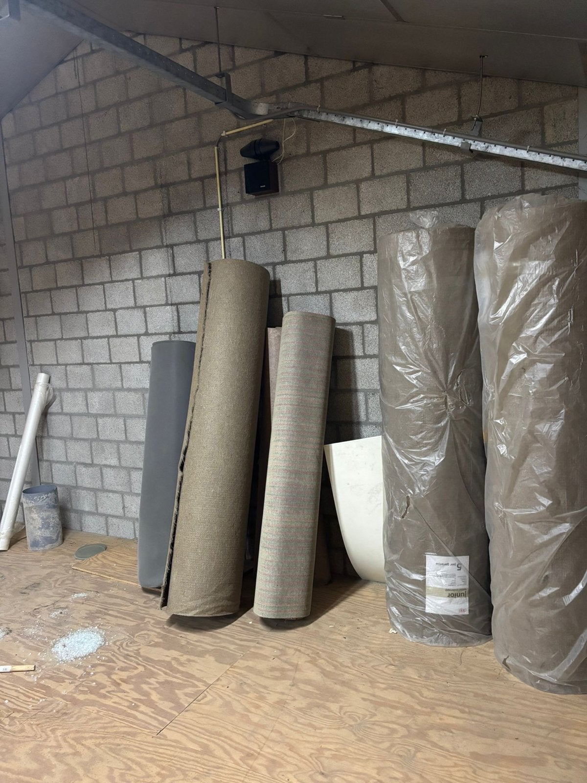 Diverse rollen tapijt en vloerbedekking, Ophalen, Gebruikt, 100 tot 150 cm, Beige