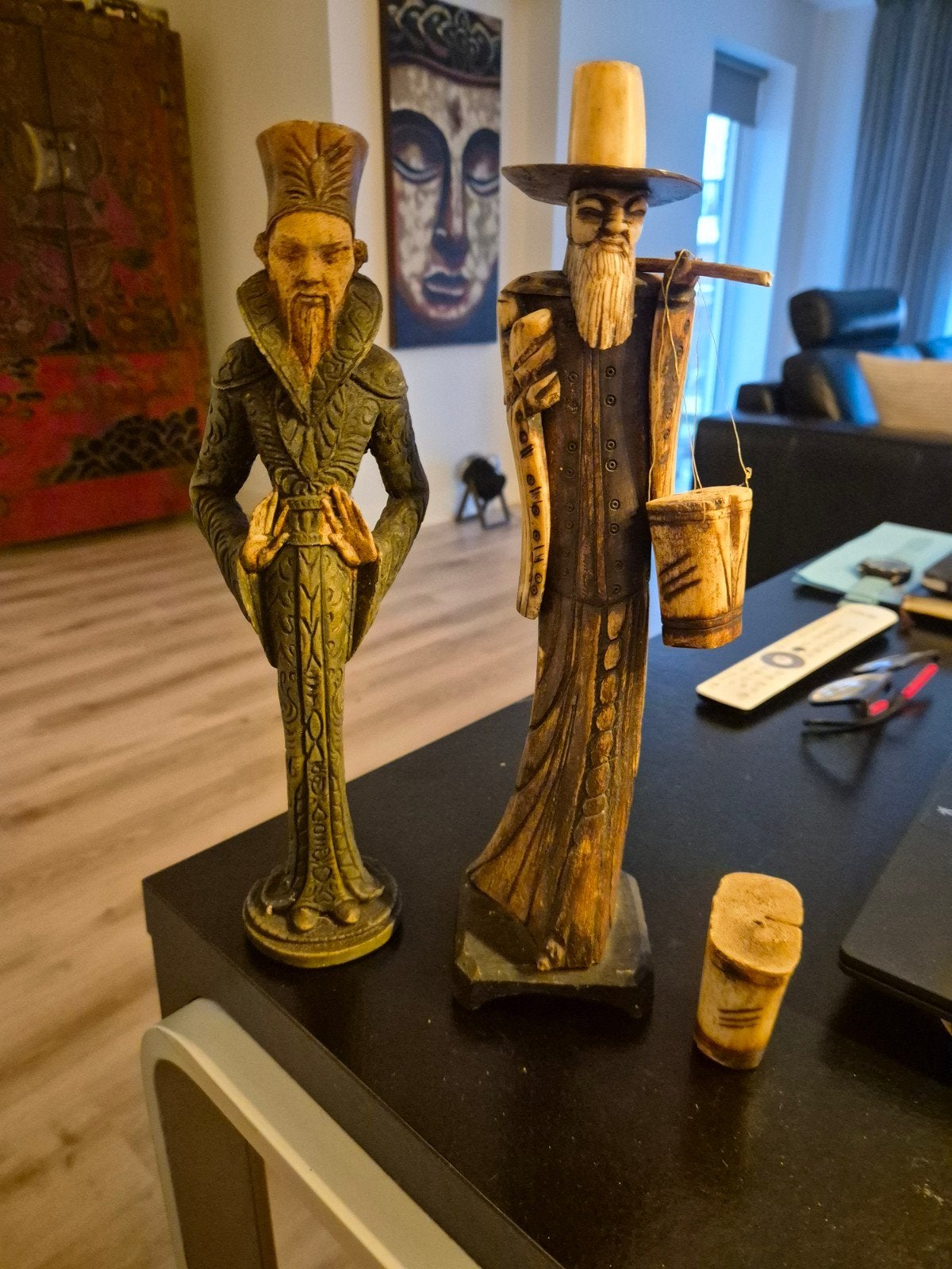 Set van 2 Aziatische beelden: Geleerde en Visser, Antiek en Kunst, Natuurlijk materiaal, Ophalen of Verzenden, Handgemaakt, 20 - 50 cm