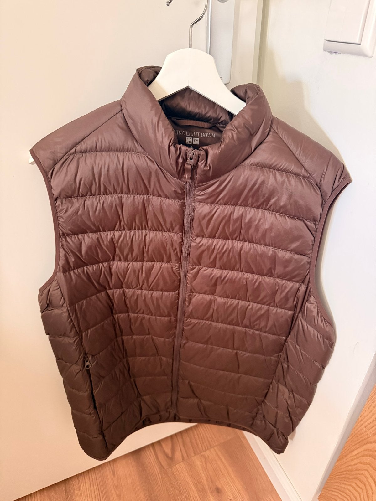 Uniqlo Ultra Light Down Bodywarmer - Maat L, Ophalen of Verzenden, Zo goed als nieuw, Maat 52/54 (L), Bruin