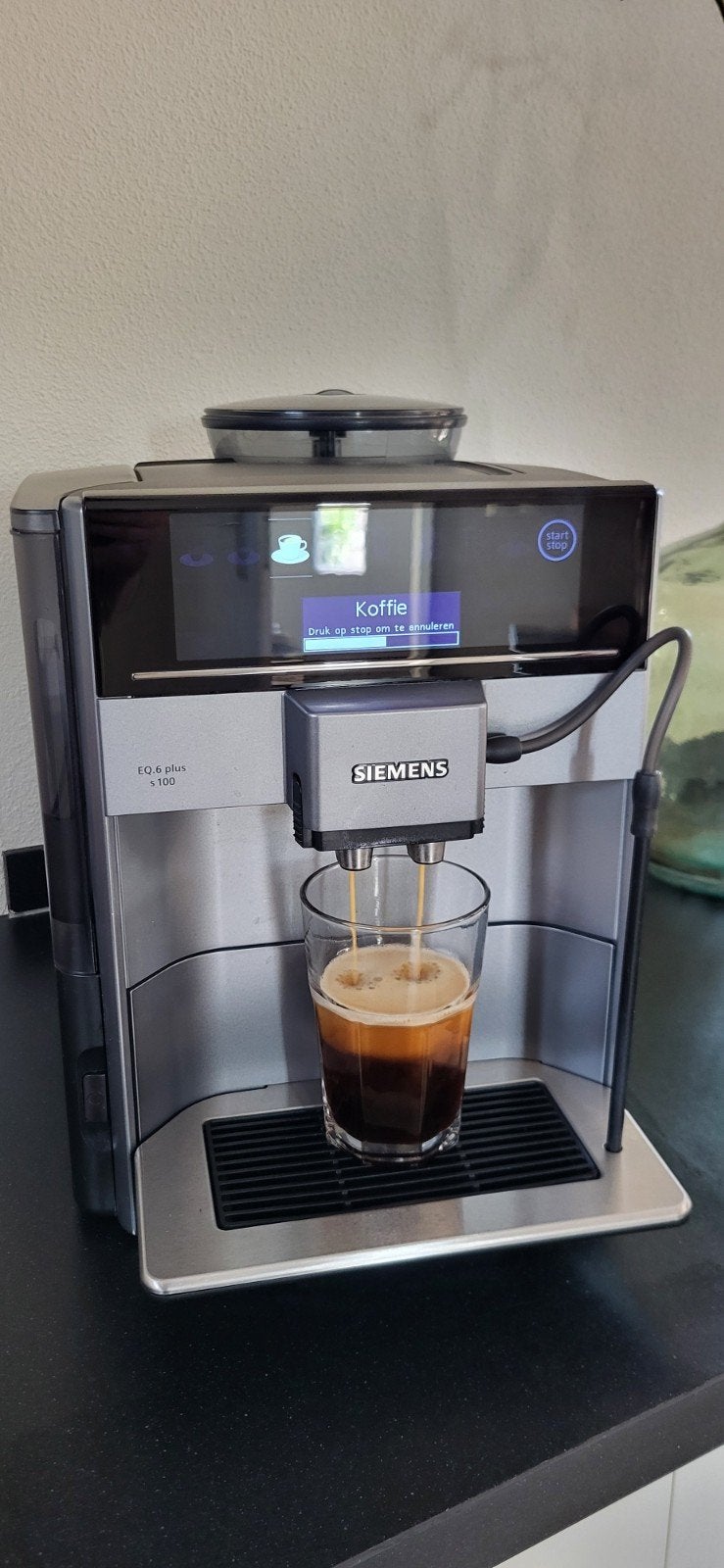 Siemens EQ.6 Plus s100 - Zo goed als nieuw!, Ophalen, Zo goed als nieuw, Afneembaar waterreservoir, Gemalen koffie